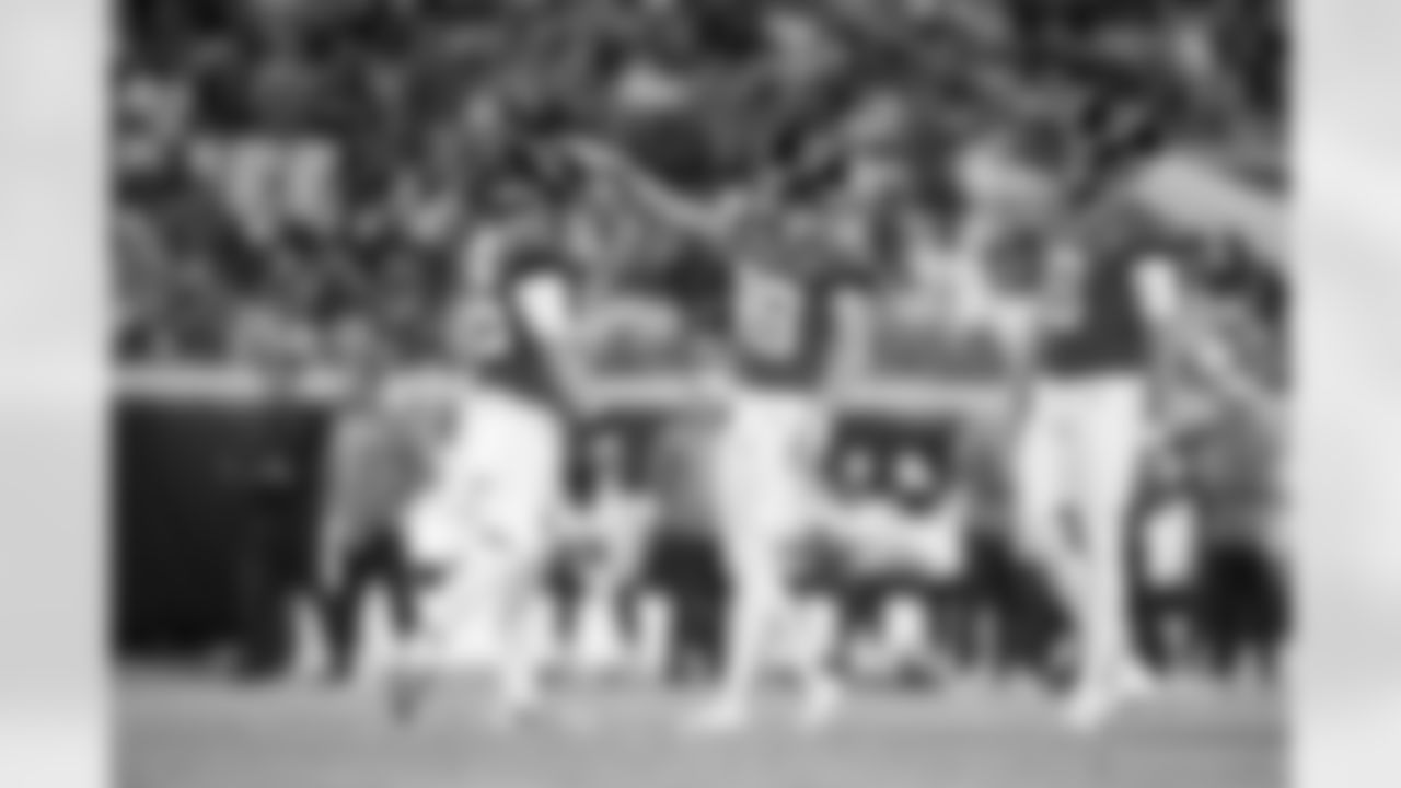Jacksonville Jaguars vs. Tampa Bay Buccaneers
LS Ross Matiscik (46) and K Cam Little (39)