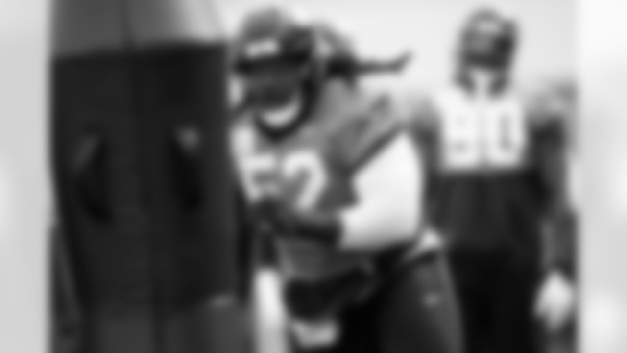 Jacksonville, Fla. — Jaguars defensive tackle DaVon Hamilton (52) during practice at the Miller Electric Center on November 27, 2025.