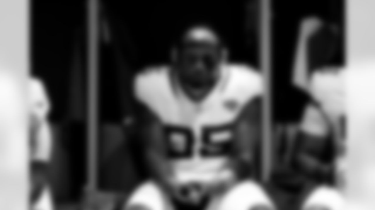 Jacksonville Jaguars vs Miami Dolphins
DL B.J. Green II (95)