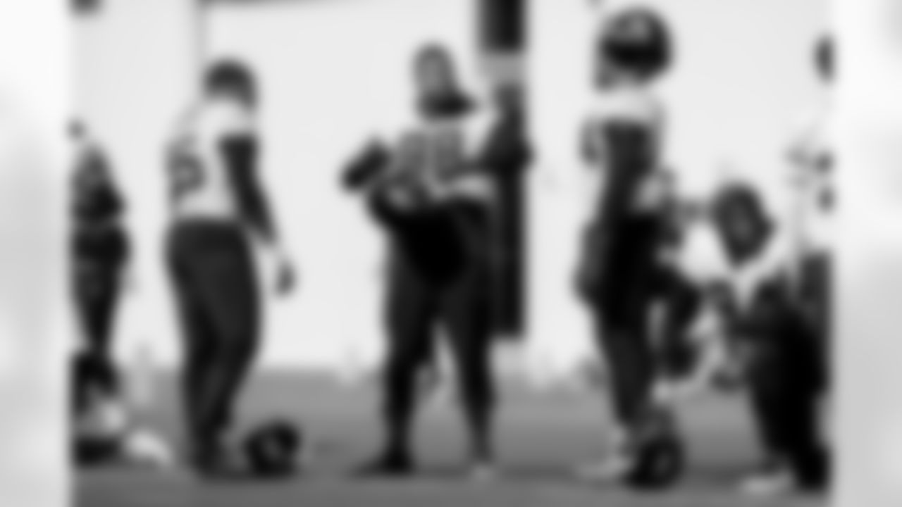 Jacksonville, Fla. — Jaguars defensive end Dawuane Smoot (98), defensive lineman B.J. Green II (95) and defensive end Travon Walker (44) during practice at the Miller Electric Center on January 1, 2026.