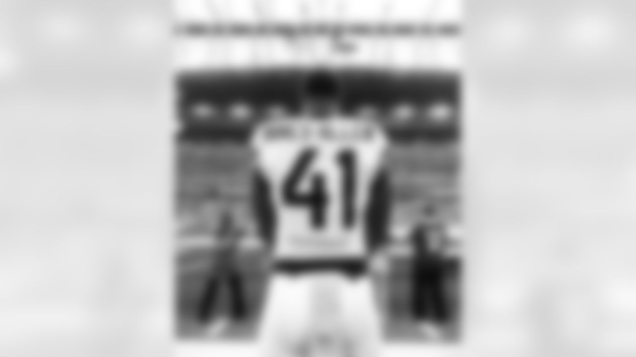 Jacksonville Jaguars vs Houston Texans

DE Josh Hines-Allen (41)