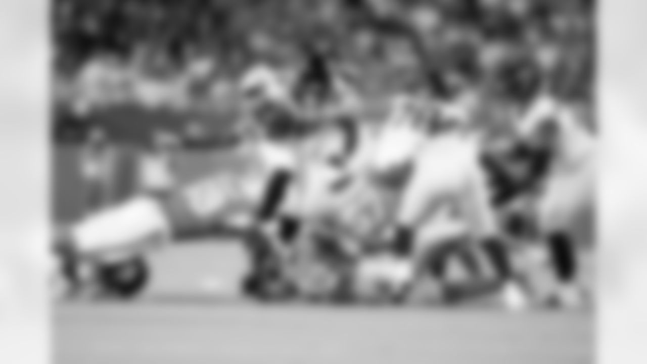 Jacksonville Jaguars vs Miami Dolphins
RB Ja'Quinden Jackson (38)