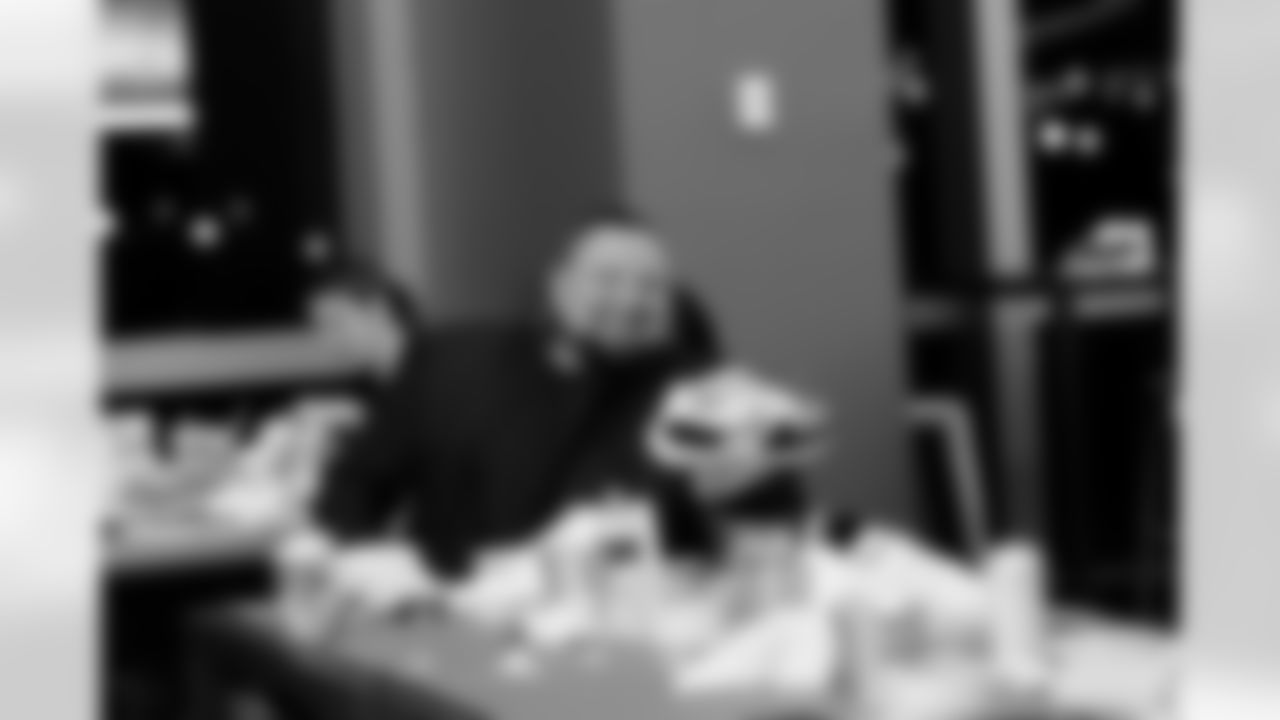 2023_0104_KickingItWithSoles_98