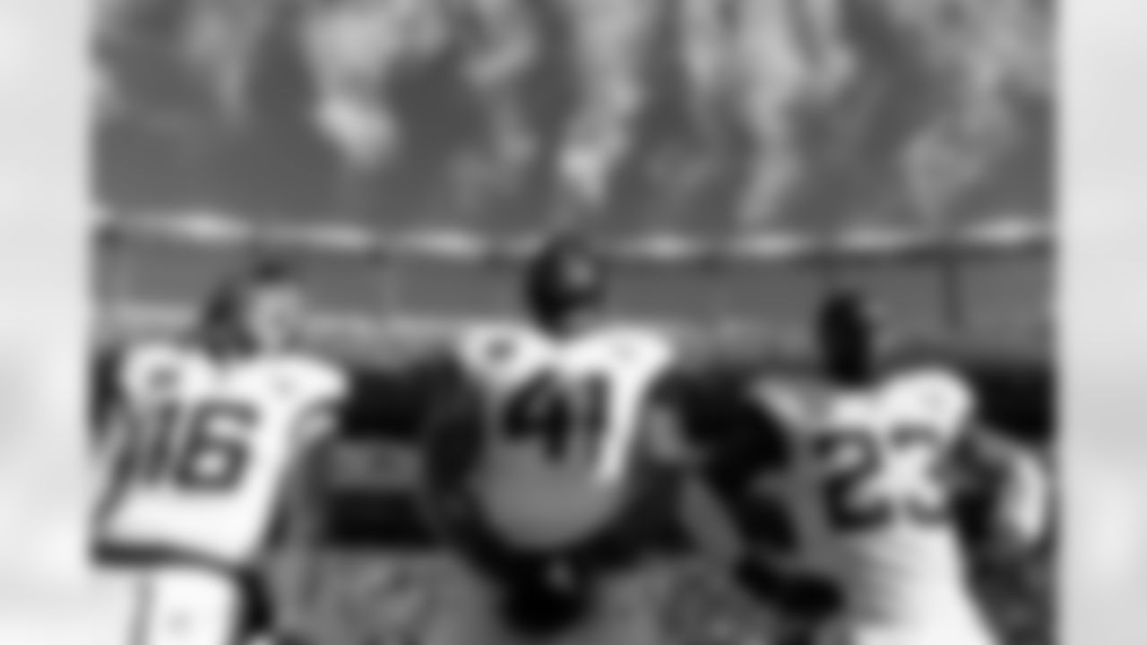 Jacksonville Jaguars vs Denver Broncos

QB Trevor Lawrence (16), DE Josh Hines-Allen (41), and LB Foyesade Oluokun (23)