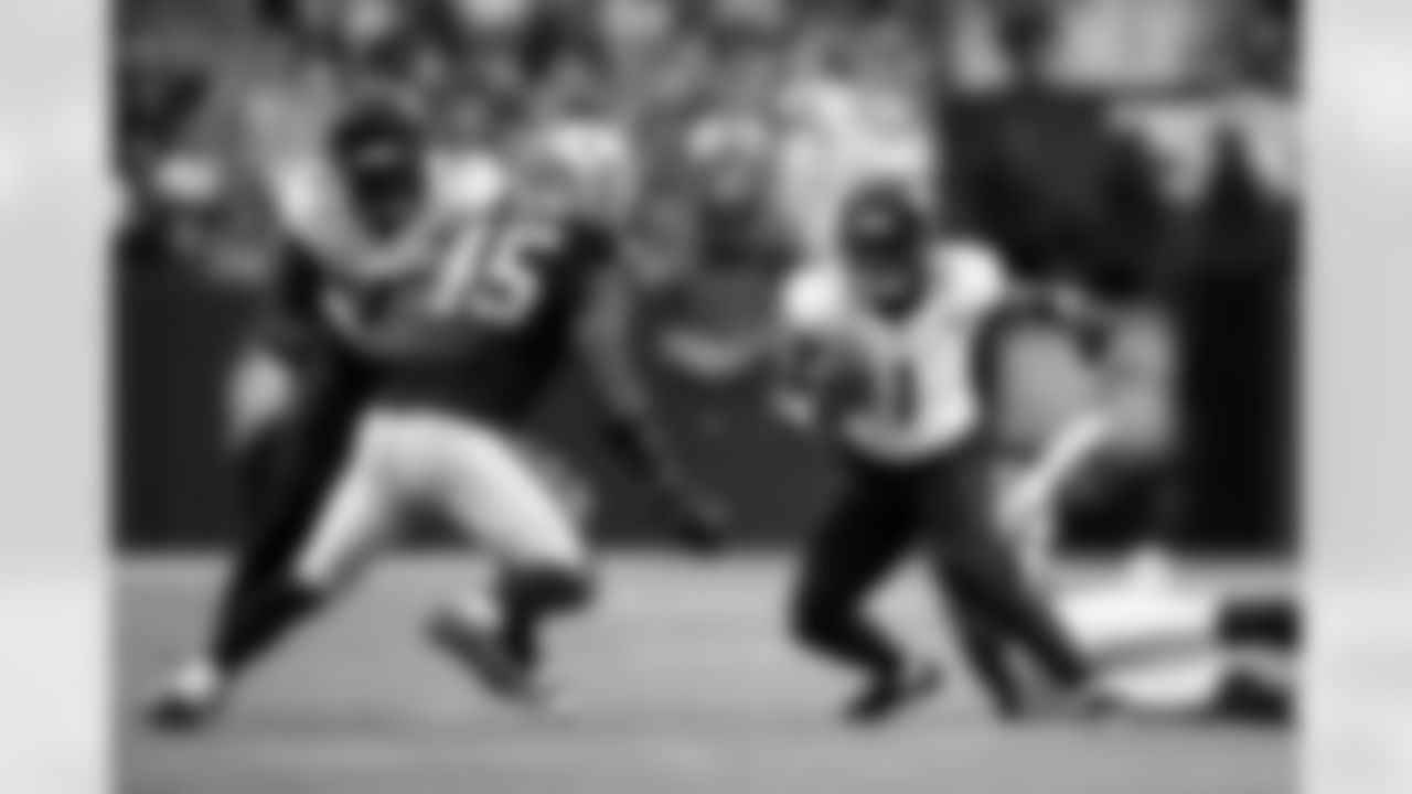 Jacksonville Jaguars vs Las Vegas Raiders

RB Travis Etienne Jr. (1)