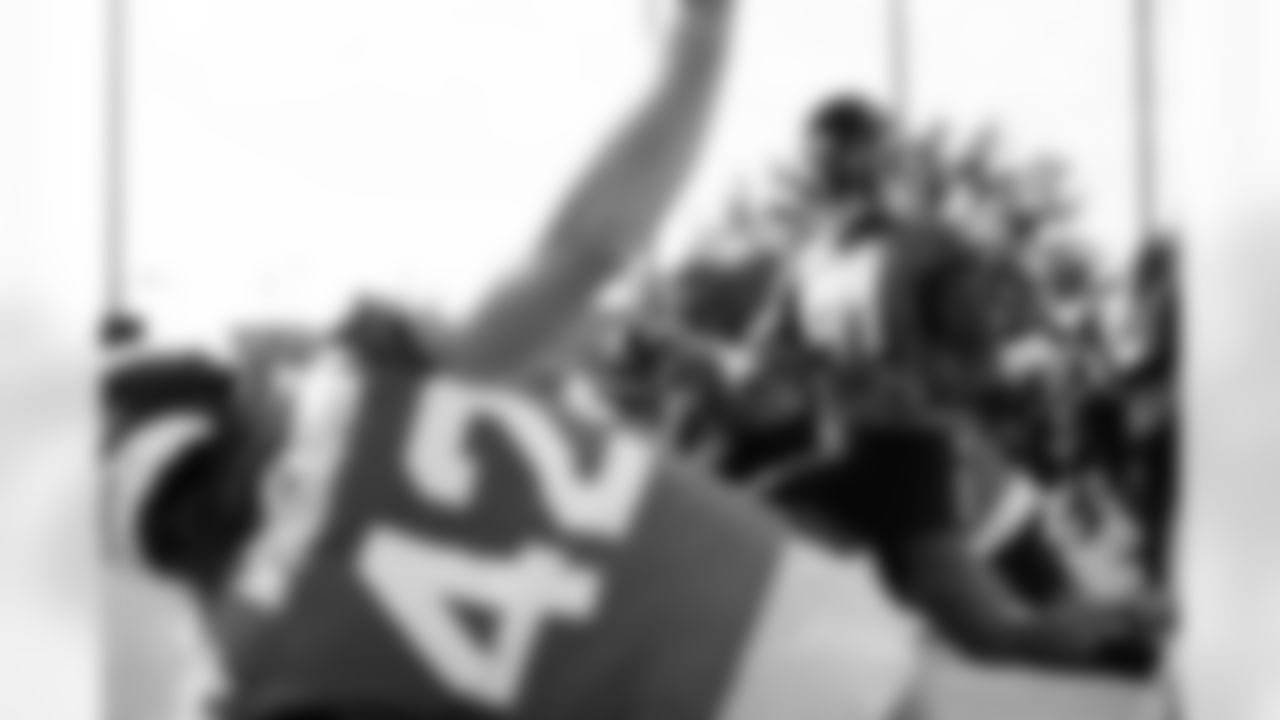 Jacksonville, Fla. — Jaguars defensive end Josh Hines-Allen (41) during practice at the Miller Electric Center on December 25, 2025.