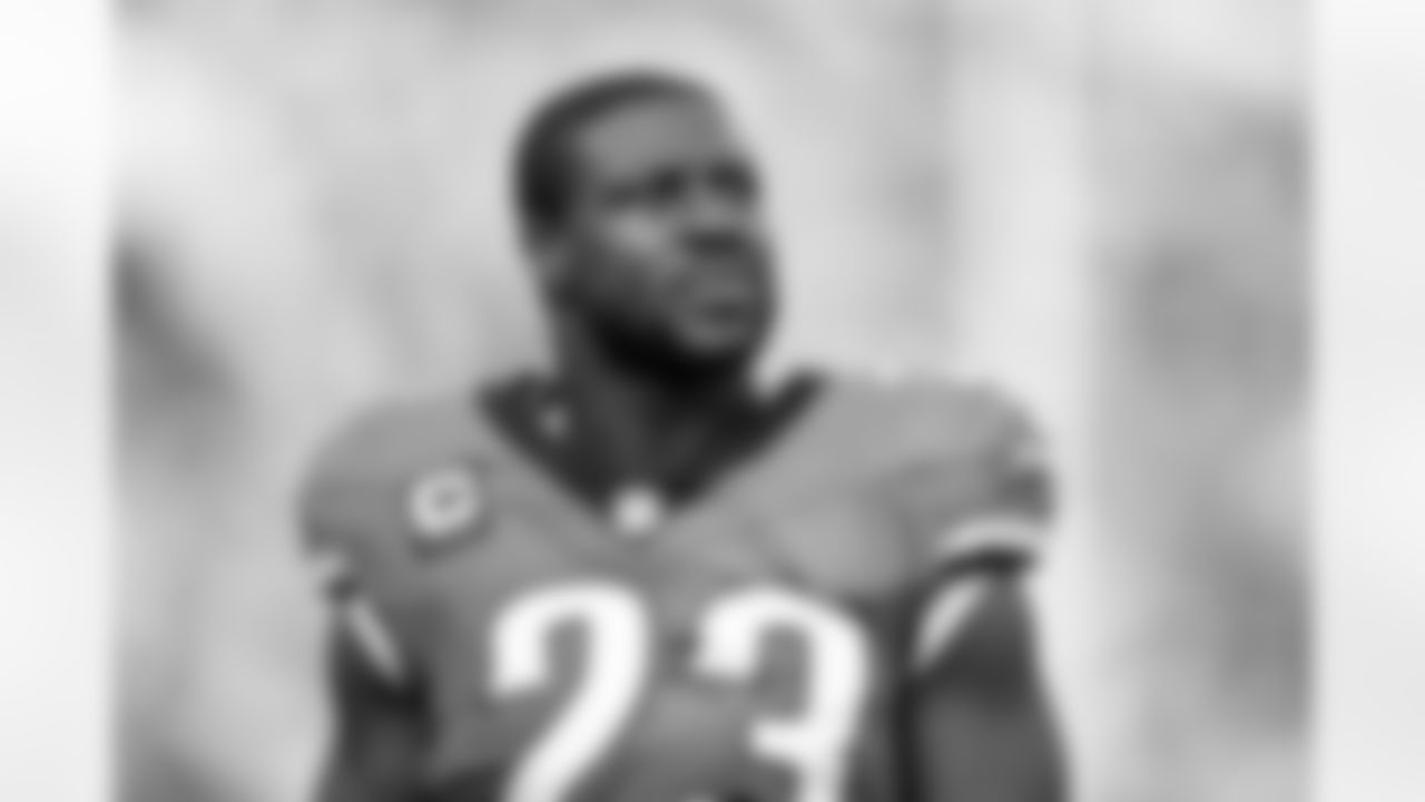 Jacksonville Jaguars vs. New York Jets
LB Foyesade Oluokun (23)