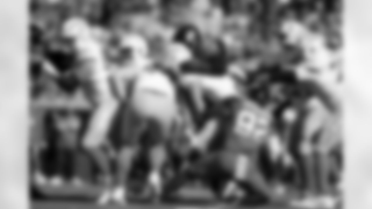 Jacksonville Jaguars vs Los Angeles Chargers
DL Danny Striggow (92) and DE Travon Walker (44)