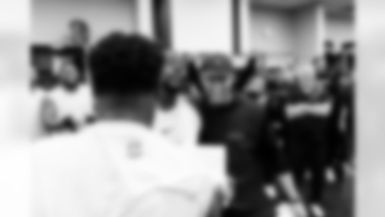 Jacksonville Jaguars vs Arizona Cardinals

HC Liam Coen and LB Foyesade Oluokun (23)