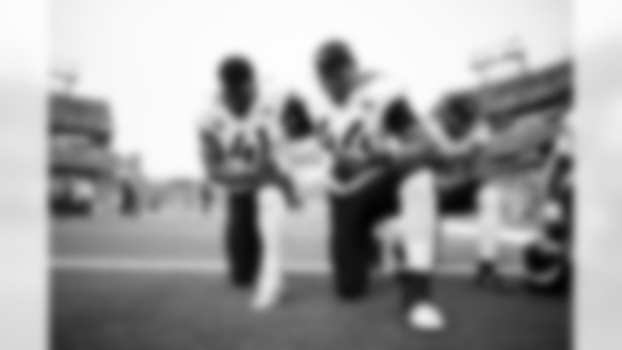 Jacksonville Jaguars vs. Tennessee Titans

DE Josh Hines-Allen (41) and DE Travon Walker (44)