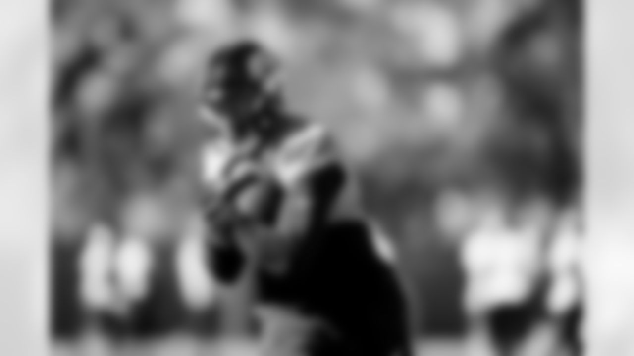 Jacksonville, Fla. — Jaguars tight end Quintin Morris (80) during practice at the Miller Electric Center on December 11, 2025.