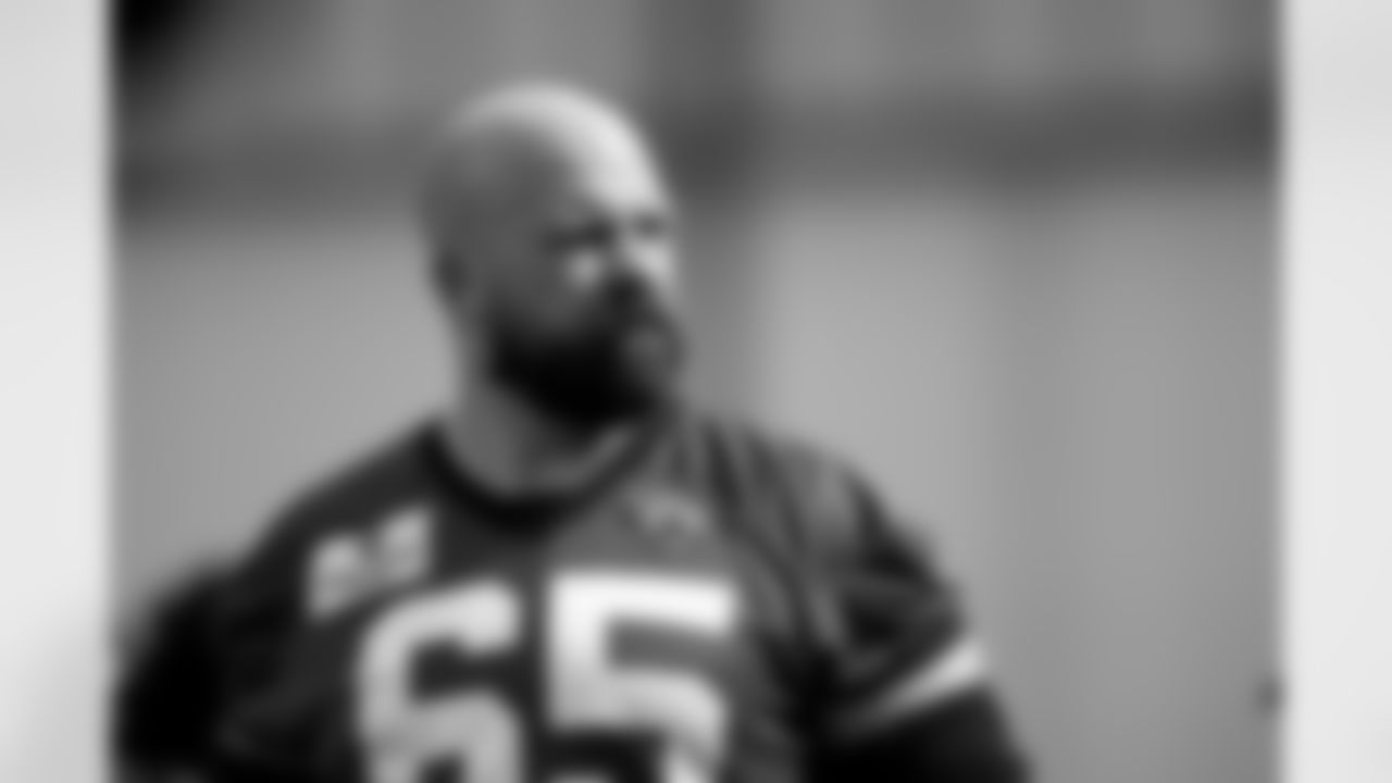 Jacksonville, Fla. — Jaguars offensive lineman Mitch Morse (65) during training camp at the Miller Electric Center on July 25, 2024.