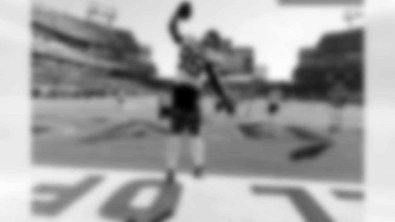 Jacksonville Jaguars vs Tennessee Titans

TE Brenton Strange (85)