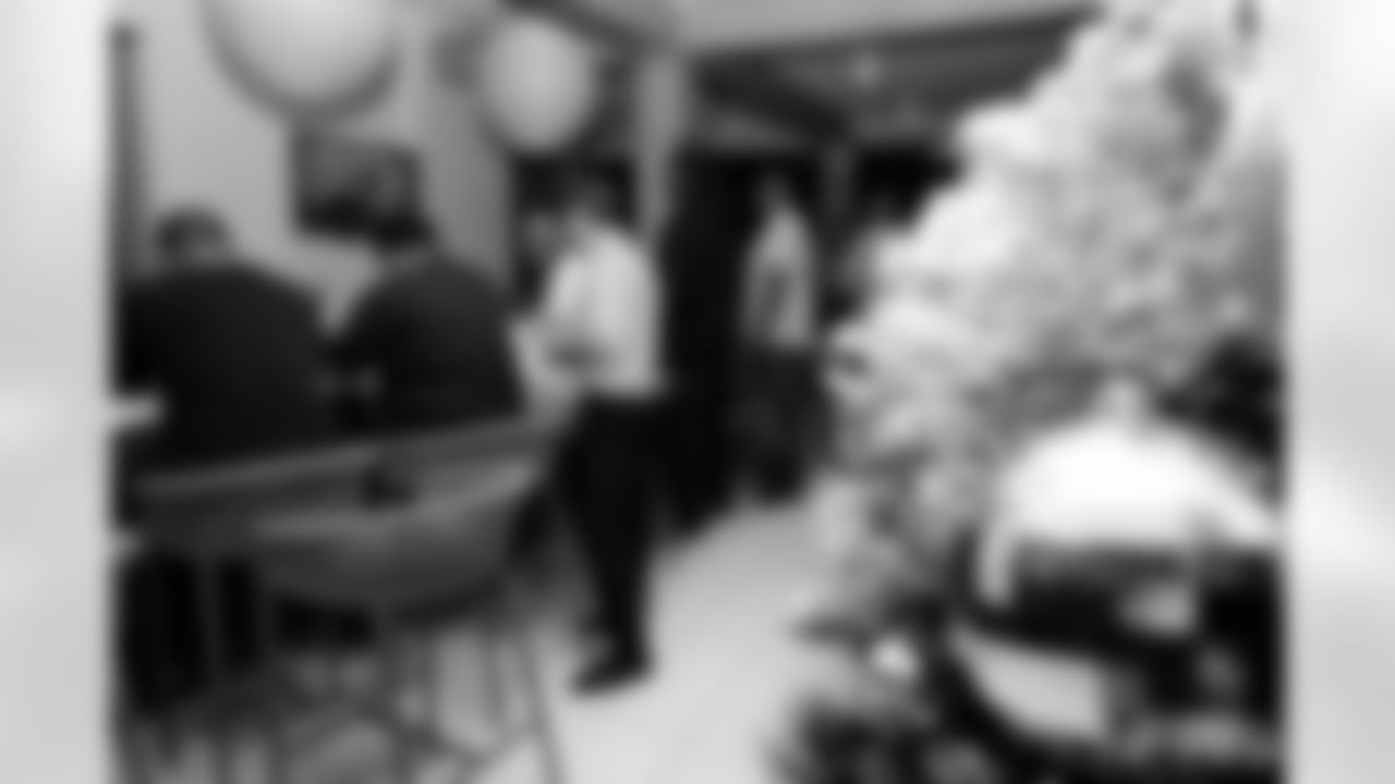 Jacksonville Beach, Fla. — Legends Weekend Friday Dinner at Sandbar Jax Bch on December 5, 2025.