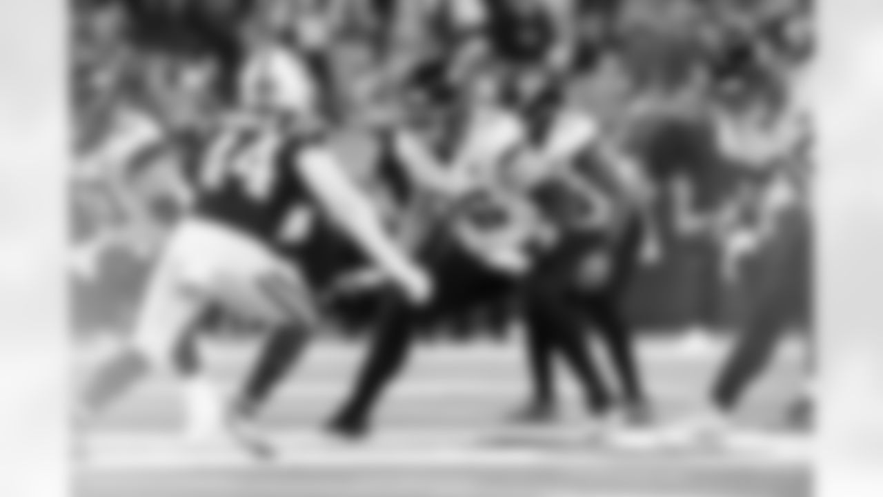 Jacksonville Jaguars vs. Indianapolis Colts

OL Ezra Cleveland (76)