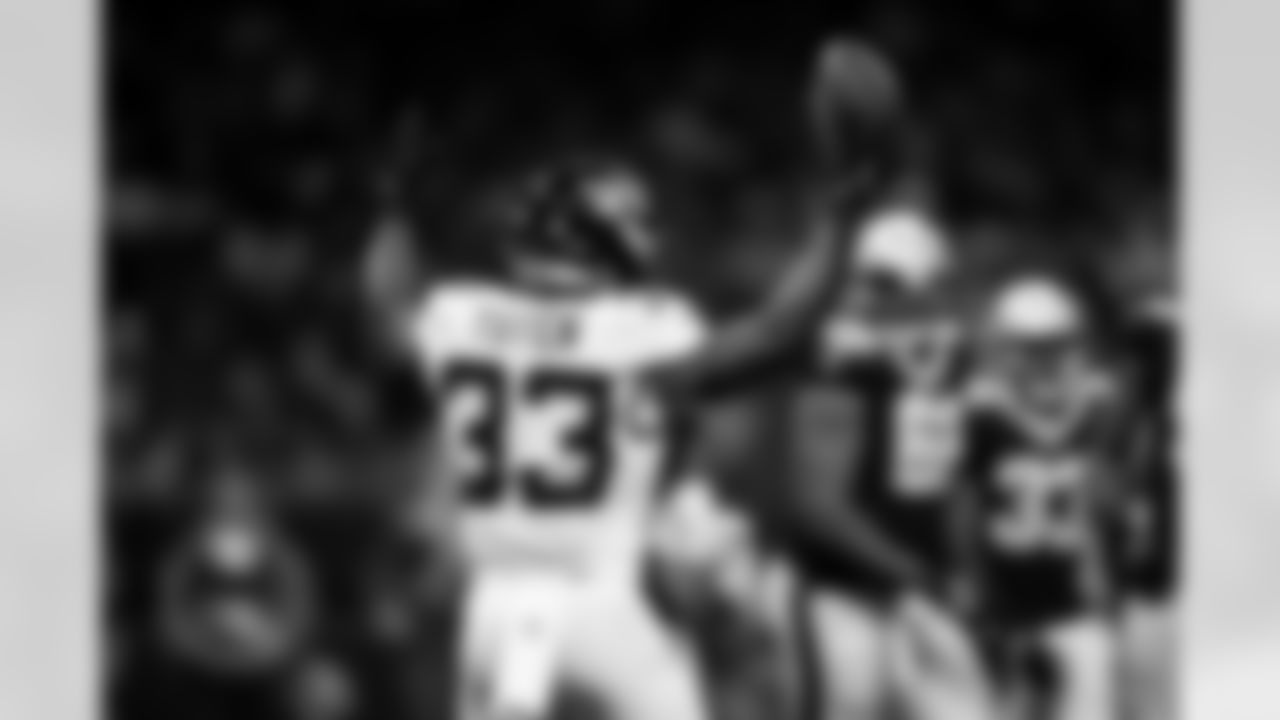 Jacksonville Jaguars vs New Orleans Saints
RB Bhayshul Tuten (33)