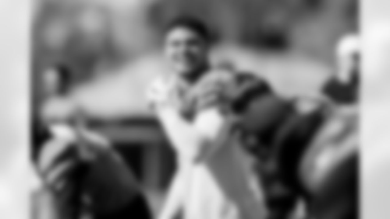 Jacksonville, Fla. — Jaguars tight end Brenton Strange (85) during practice at the Miller Electric Center on November 12, 2025.