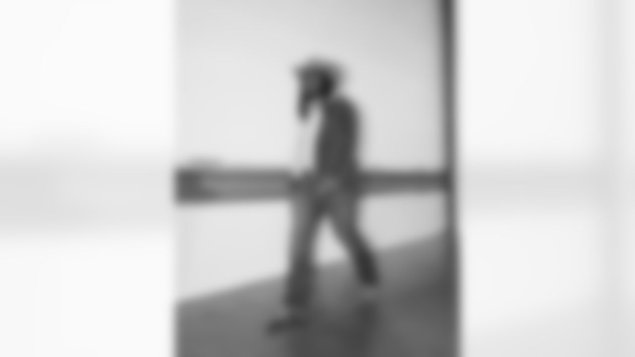 Jacksonville Jaguars vs. Indianapolis Colts

RB DeeJay Dallas