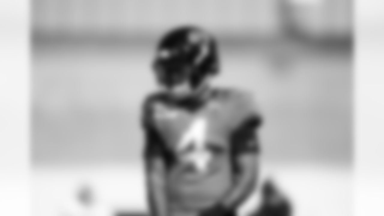 Jacksonville, Fla. — Jaguars safety Juan Thornhill (4) during practice at the Miller Electric Center on November 20, 2025.