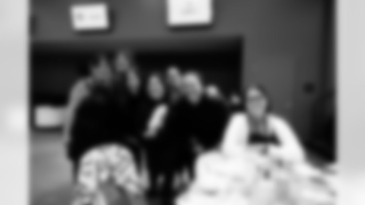 2023_0104_KickingItWithSoles_62