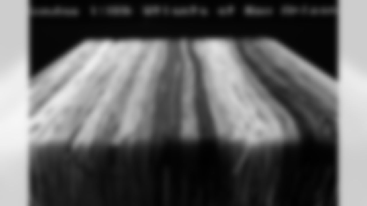 2023_0104_KickingItWithSoles_12