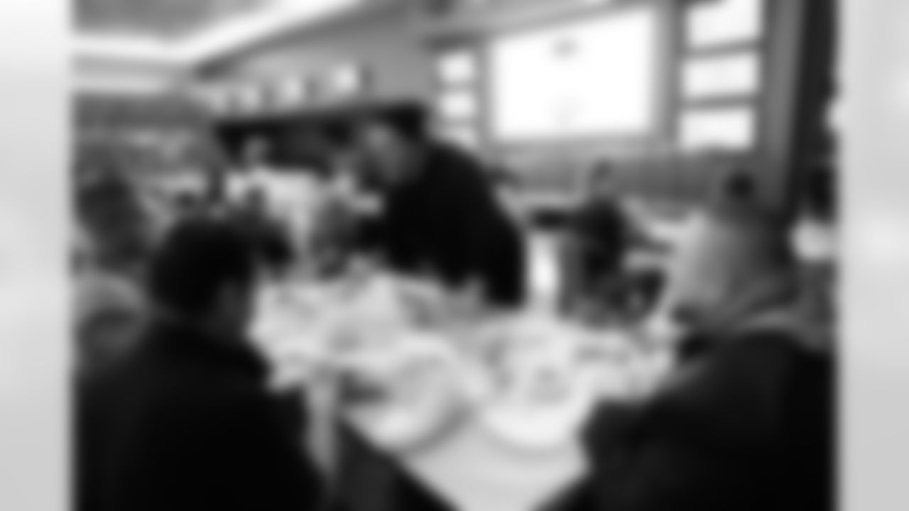 2023_0104_KickingItWithSoles_56