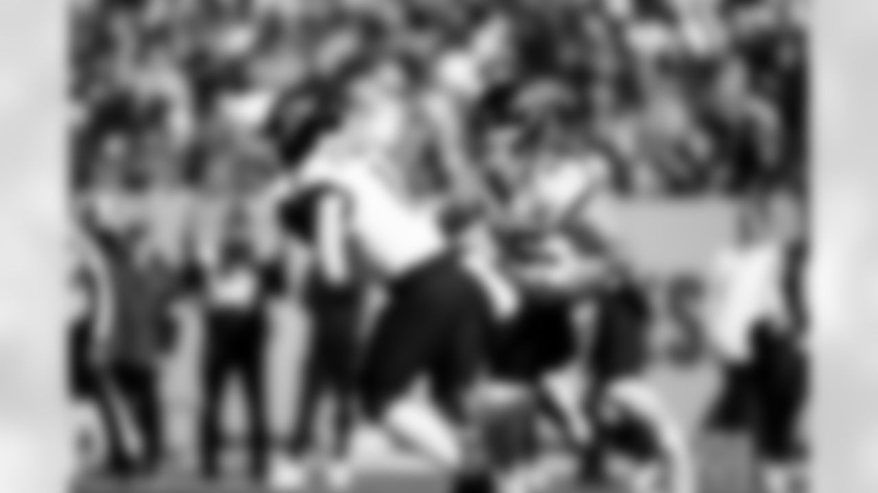 Jacksonville Jaguars vs Tennessee Titans

RB Travis Etienne Jr. (1) and QB Trevor Lawrence (16)