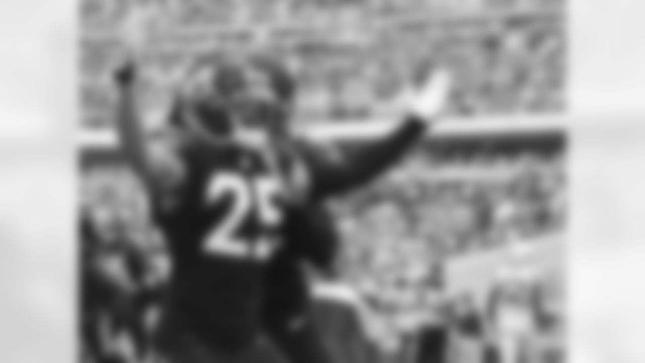 rwilson-JagsIndianapolis120317_427PeytonThompsonPuntIND120317