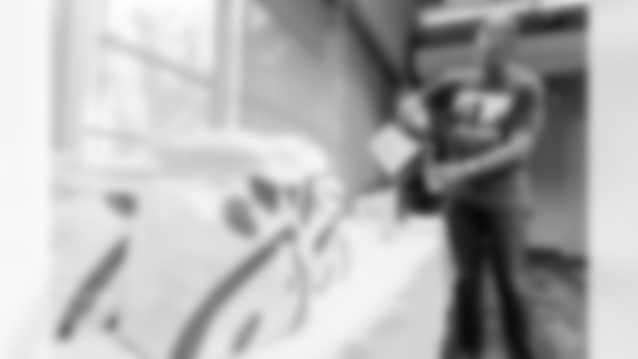 Jacksonville, Fla. — Florida Blue Senior Meal Distribution on November 24, 2025.