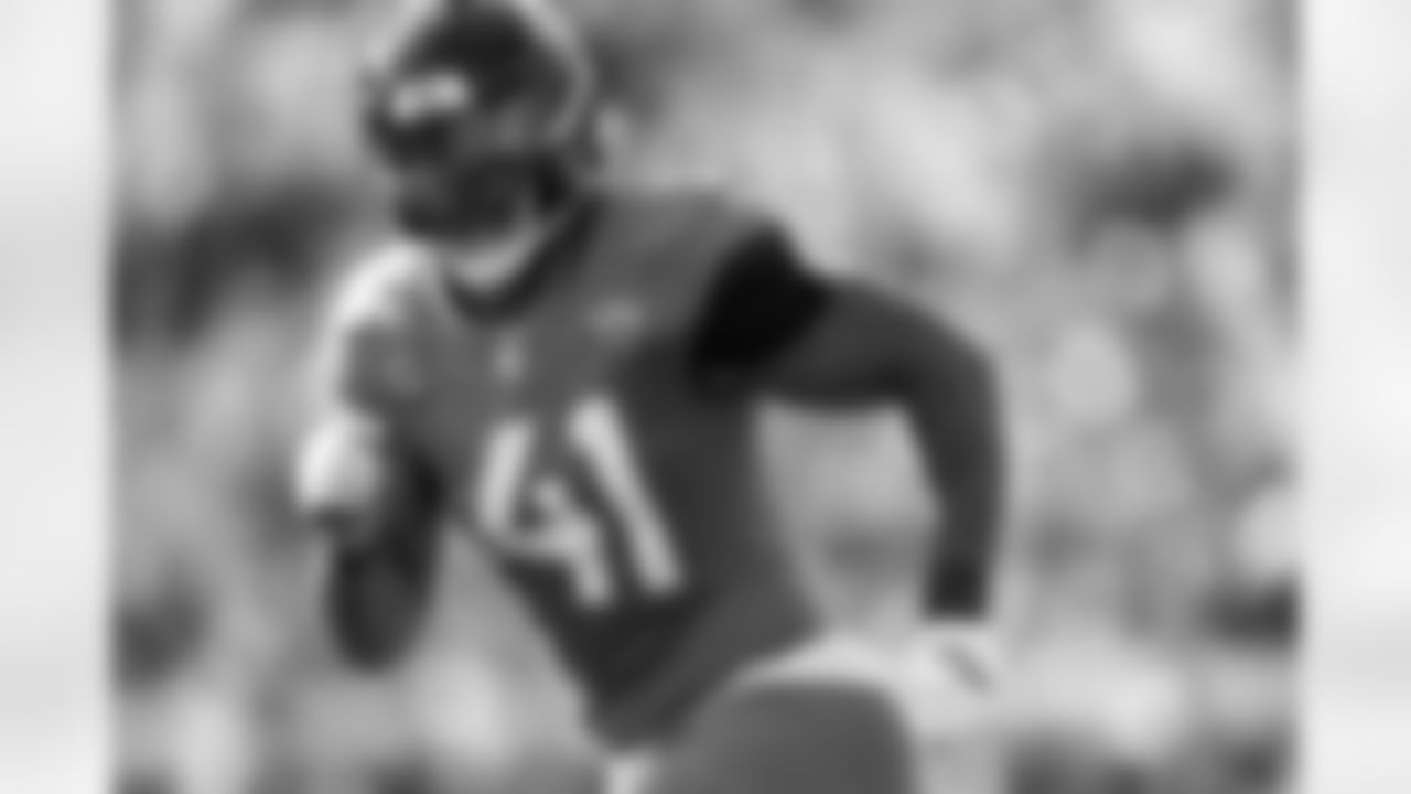 Jacksonville Jaguars vs Buffalo Bills
DE Josh Hines-Allen (41)