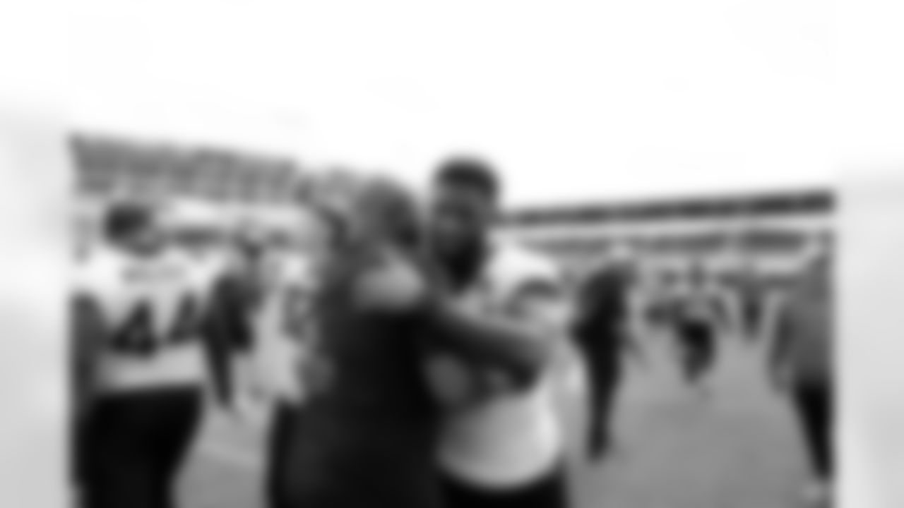 Jacksonville, Fla. — Jagaurs Legends attend Jaguars practice at the Miller Electric Center on December 5, 2025.