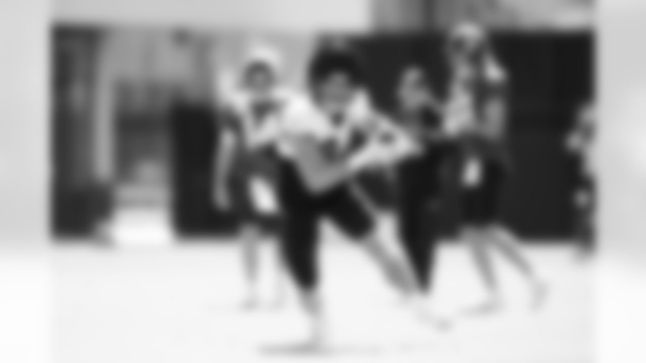 Jacksonville, Fla. — Jaguars tight end Hunter Long (84) during practice at the Miller Electric Center on October 29, 2025.