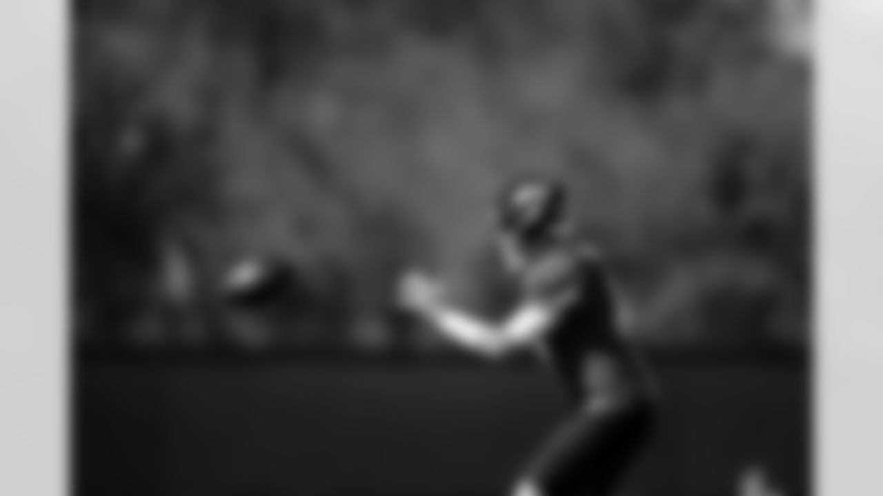 Jacksonville, Fla. — Jaguars quarterback Nick Mullens (14) during practice at the Miller Electric Center on November 20, 2025.