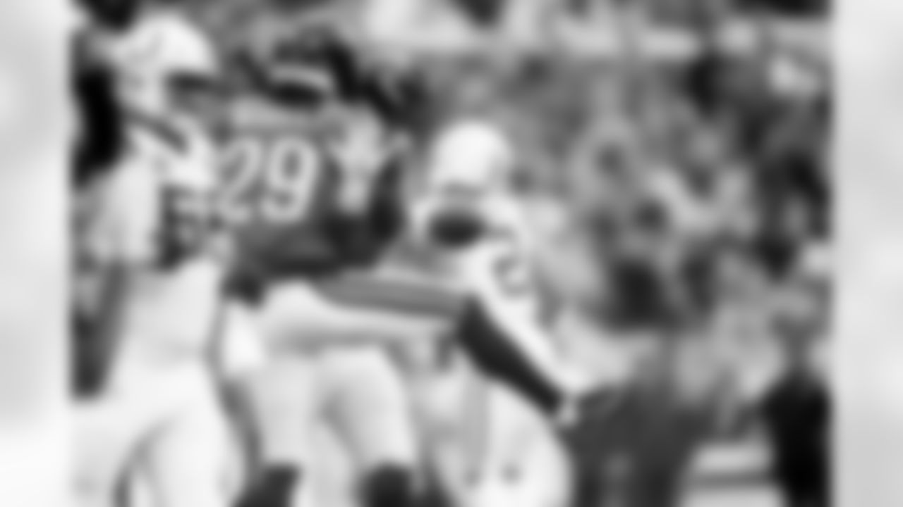 Jacksonville Jaguars vs Indianapolis Colts

LB Devin Lloyd (0) and S Eric Murray (29)