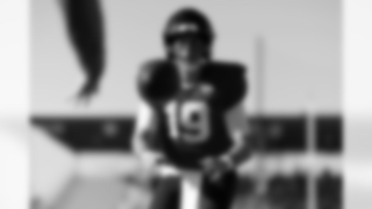 Jacksonville, Fla. — Jaguars quarterback Seth Henigan (19) during training camp at the Miller Electric Center on July 29, 2025.