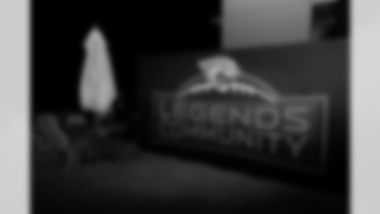 Jacksonville Beach, Fla. — Legends Weekend Friday Dinner at Sandbar Jax Bch on December 5, 2025.