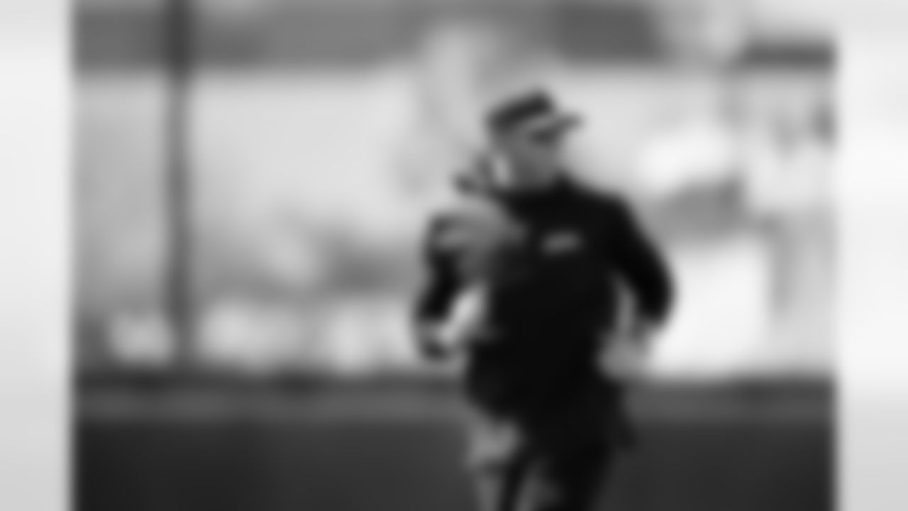 Jacksonville, Fla. — Jaguars head coach Liam Coen during practice at the Miller Electric Center on November 5, 2025.