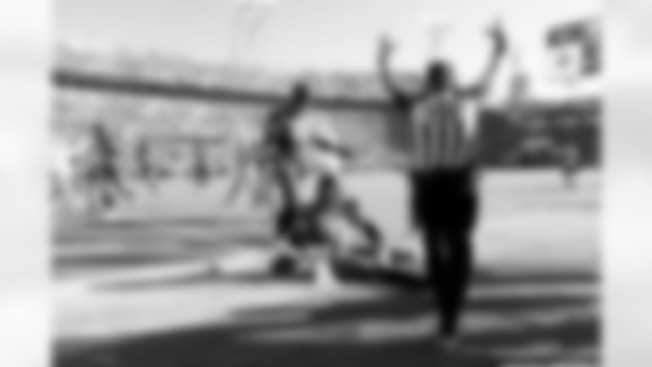 Jacksonville Jaguars vs Los Angeles Chargers
OL Walker Little (72) and OL Robert Hainsey (73)