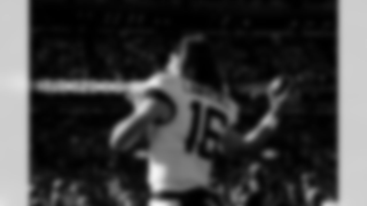 Jacksonville Jaguars vs Denver Broncos

QB Trevor Lawrence (16)