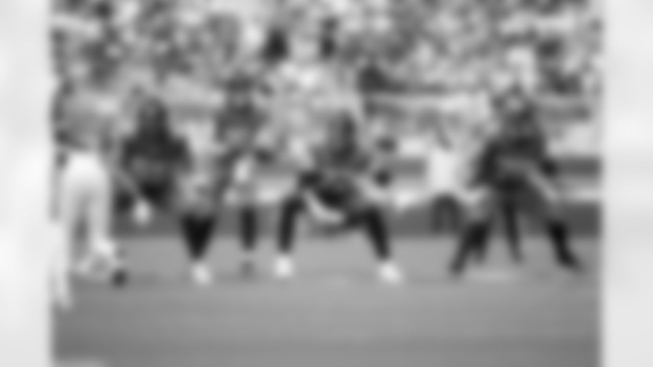 Jacksonville Jaguars vs San Francisco 49ers

OL Patrick Mekari (65), OL Robert Hainsey (73), and OL Ezra Cleveland (76)