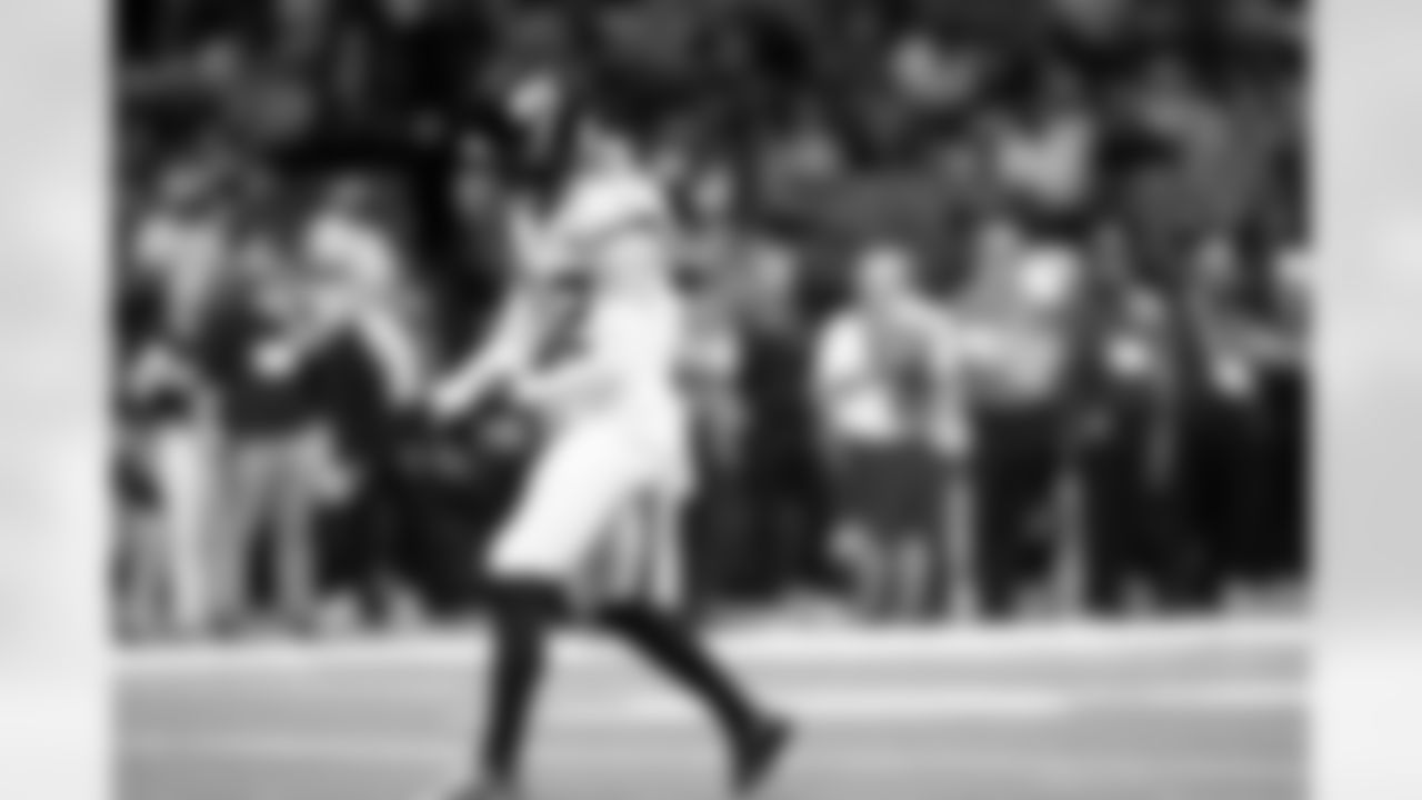 Jacksonville Jaguars vs New Orleans Saints
S Andrew Wingard (42)