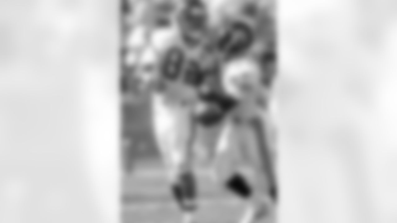 Wide receiver Jimmy Smith (82) of the Jacksonville Jaguars celebrates after a catch in Jacksonville, Florida. (AP Photo / Al Messerschmidt)