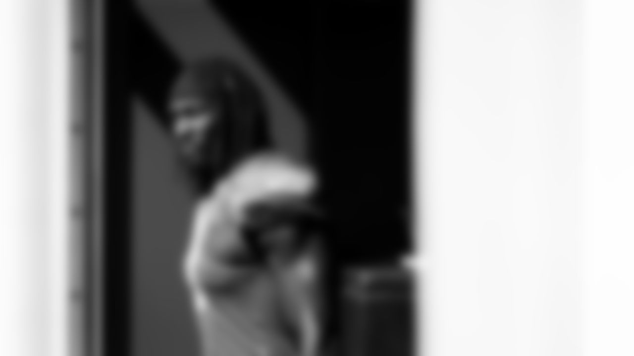 Jacksonville, Fla. — Jaguars linebacker Devin Lloyd (0)) during practice at the Miller Electric Center on October 29, 2025.