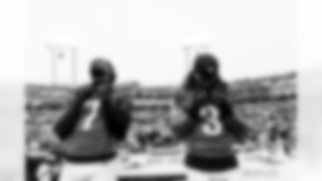 Jacksonville Jaguars vs Indianapolis Colts

WR Brian Thomas Jr. (7) and WR Jakobi Meyers (3)