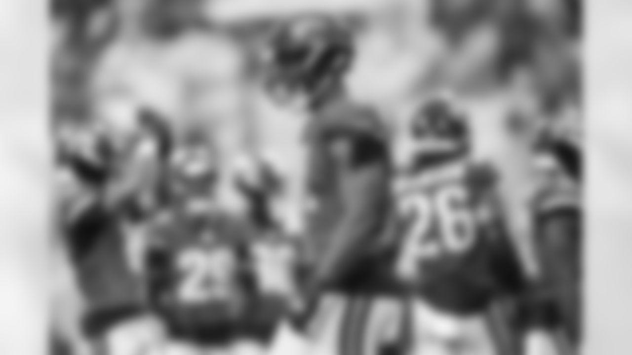 Jacksonville Jaguars vs Indianapolis Colts

DE Josh Hines-Allen (41)