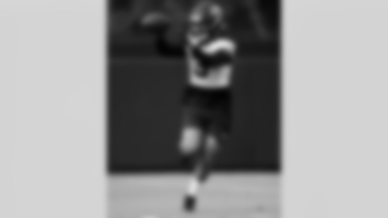 Jacksonville, Fla. — Jaguars wide receiver Jakobi Meyers (3) during practice at the Miller Electric Center on November 27, 2025.