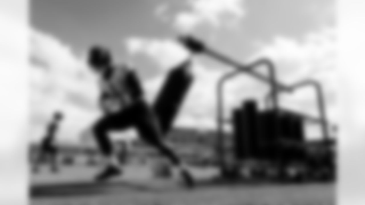 Jacksonville, Fla. — Jaguars running back Travis Etienne Jr. (1) during practice at the Miller Electric Center on November 5, 2025.