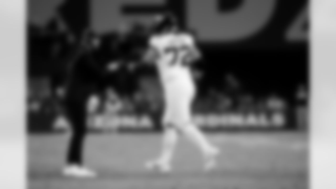 Jacksonville Jaguars vs Arizona Cardinals

HC Liam Coen and OL Walker Little (72)