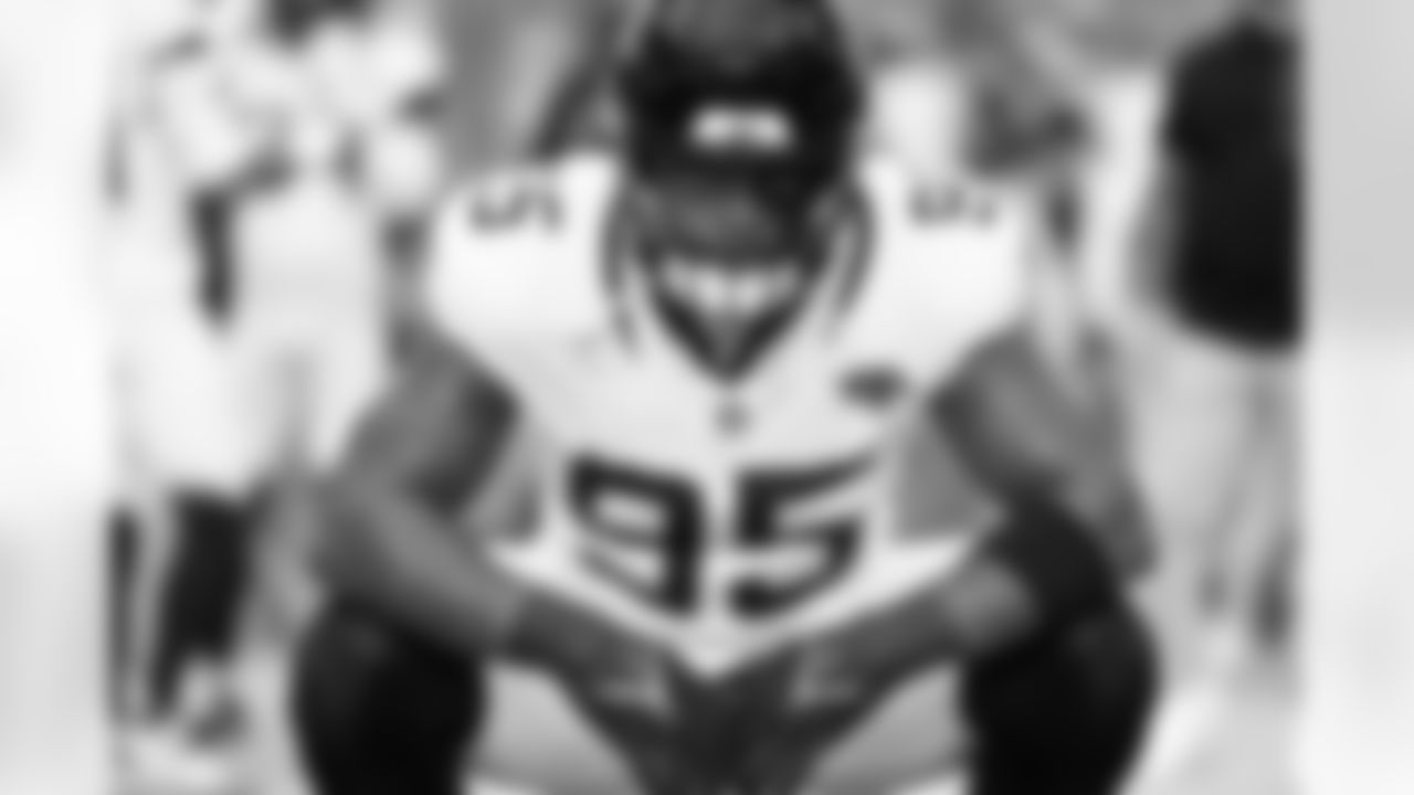 Jacksonville Jaguars vs Miami Dolphins
DL B.J. Green II (95)