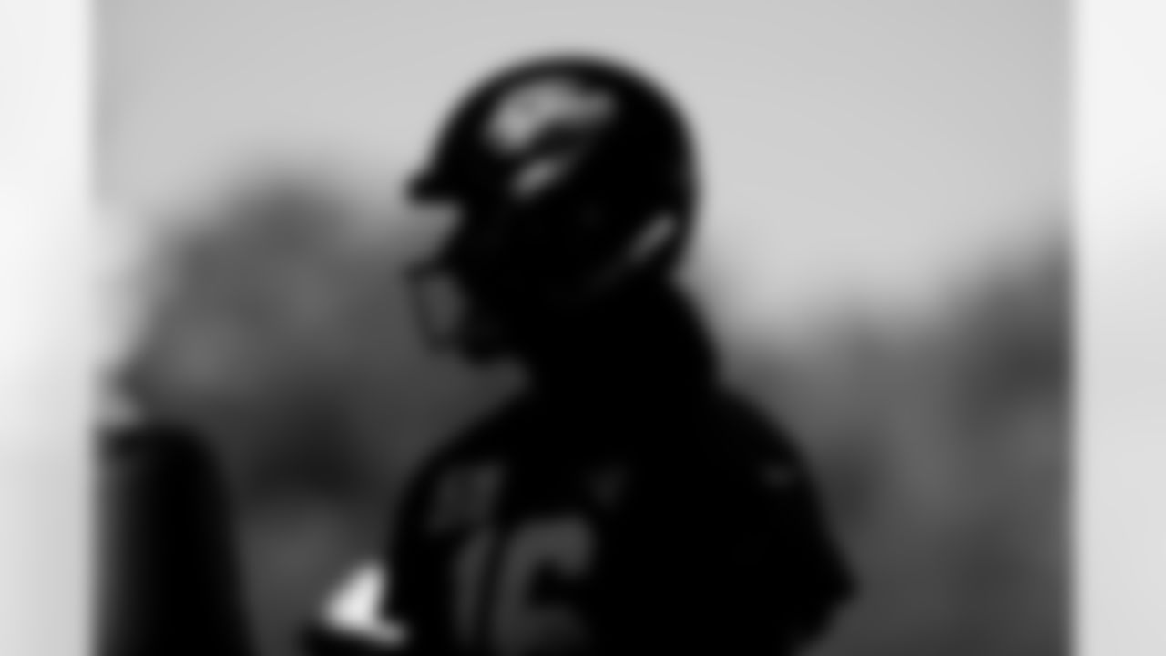 Jacksonville, Fla. — Jaguars quarterback Trevor Lawrence (16) during practice at the Miller Electric Center on January 1, 2026.